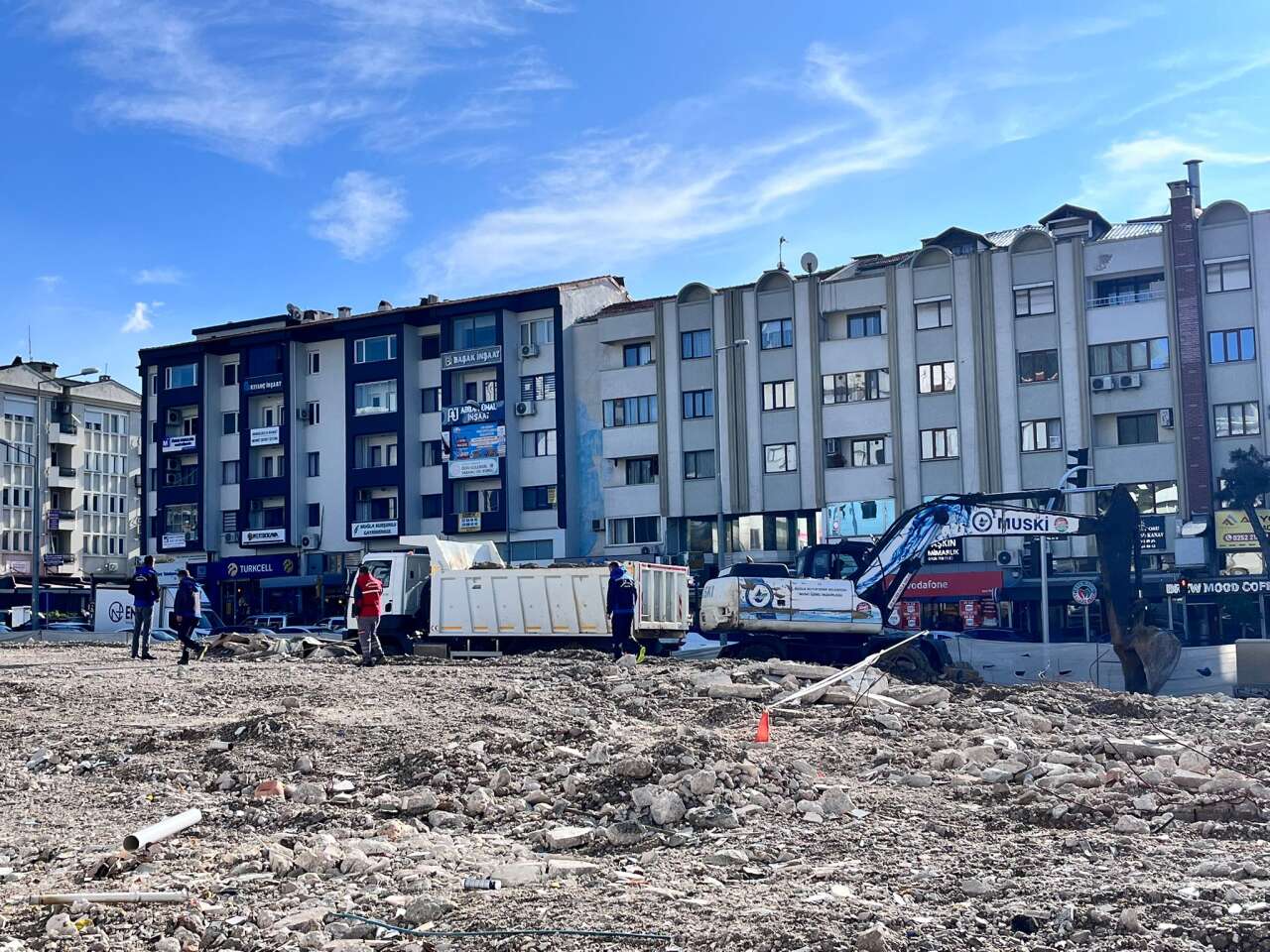 Yıkım Bitti, Bekleyiş Sürüyor: Muğlalı İşhanı Arsasında Son Durum 6